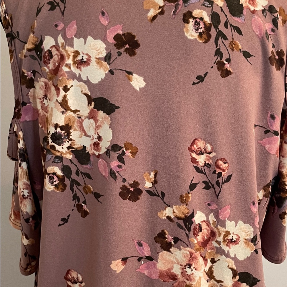 Chic Floral Tunic Top - Mauve and Cream - Picture 5 of 8